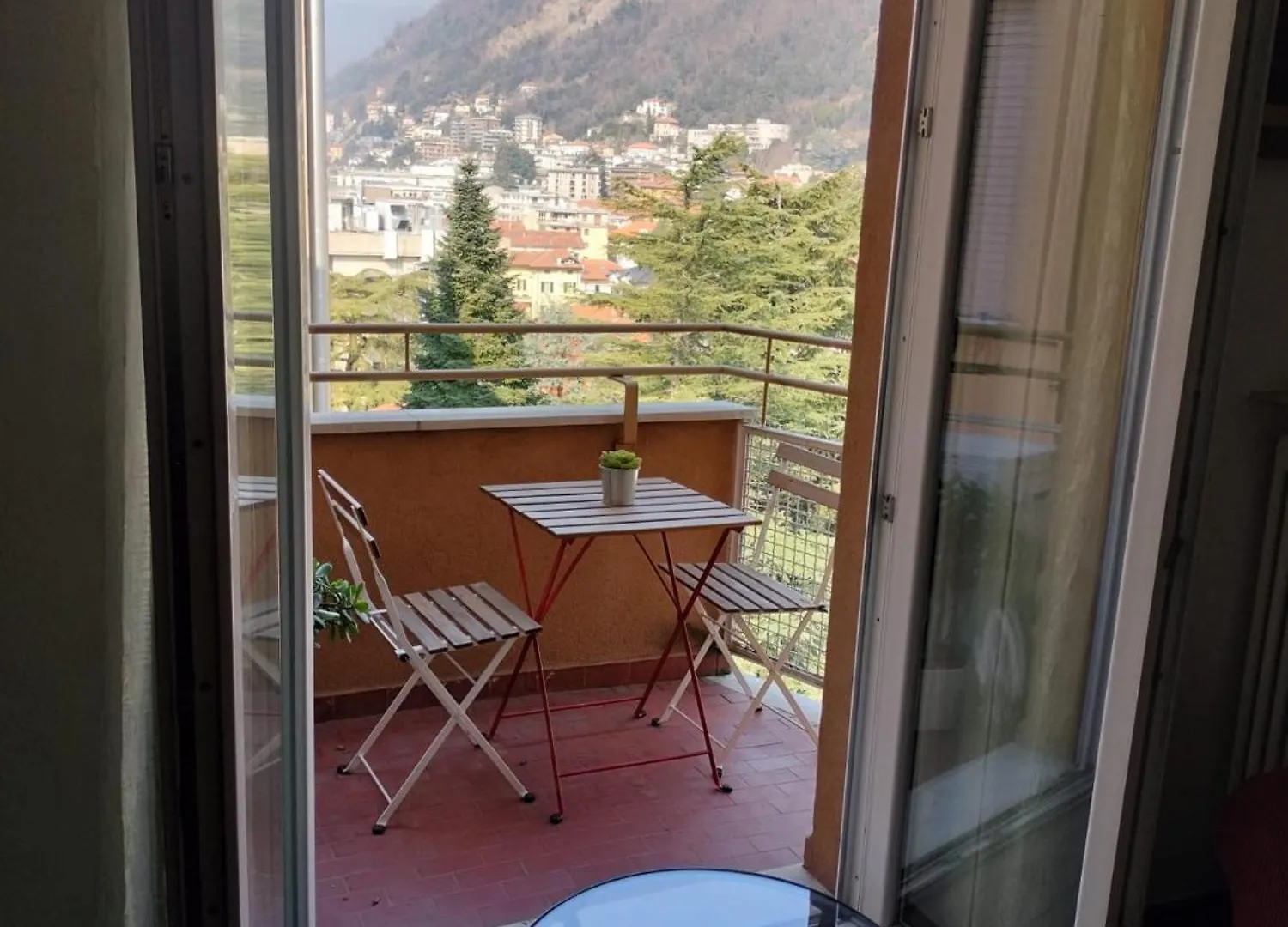 A Casa Di Mamma Anna Apartment Como Italy